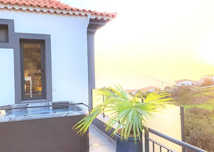 Espirito Do Mar - Premium With Jacuzzi Vila Estreito Da Calheta